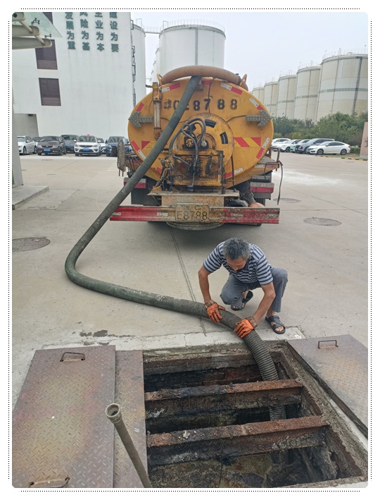 嘉陵隔油池清掏